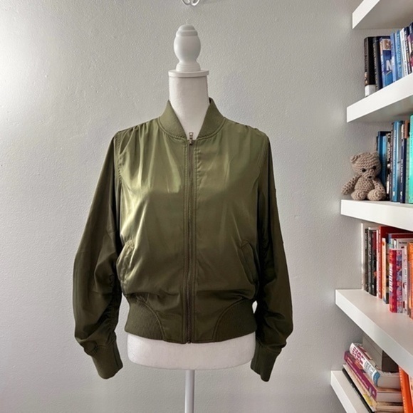On The Road green bomber jacket, size small - Picture 1 of 15